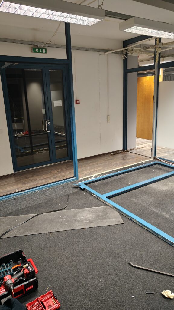 Stuudio ruumide avamine, lammutustööd.